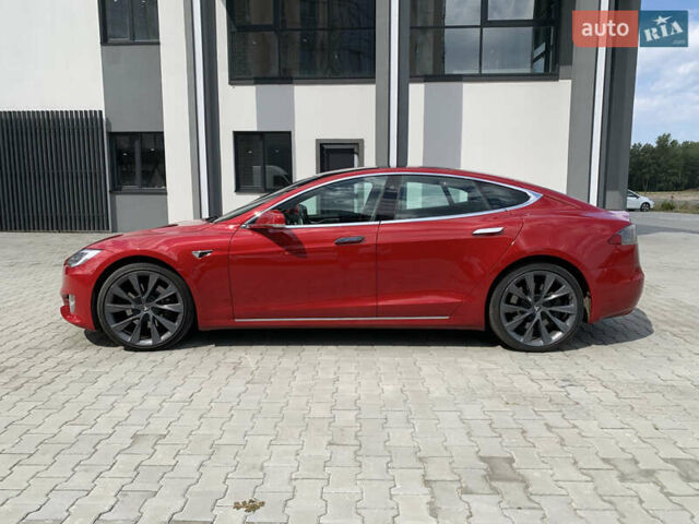 Красный Тесла Модель С, объемом двигателя 0 л и пробегом 101 тыс. км за 19000 $, фото 2 на Automoto.ua