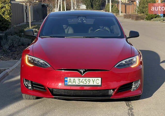 Красный Тесла Модель С, объемом двигателя 0 л и пробегом 232 тыс. км за 15900 $, фото 5 на Automoto.ua