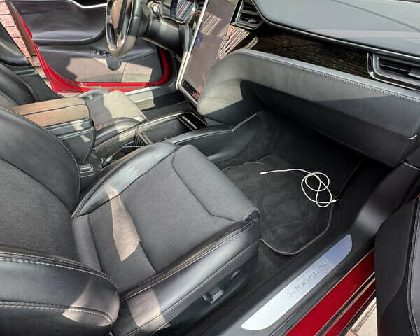 Тесла Модель С 2018 в Киеве на Automoto.ua Красный Тесла Модель С, объемом двигателя 0 л и пробегом 138 тыс. км за 18999 $, фото 23 на Automoto.ua