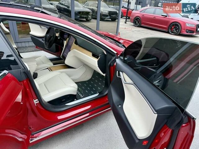 Красный Тесла Модель С, объемом двигателя 0 л и пробегом 79 тыс. км за 17900 $, фото 39 на Automoto.ua