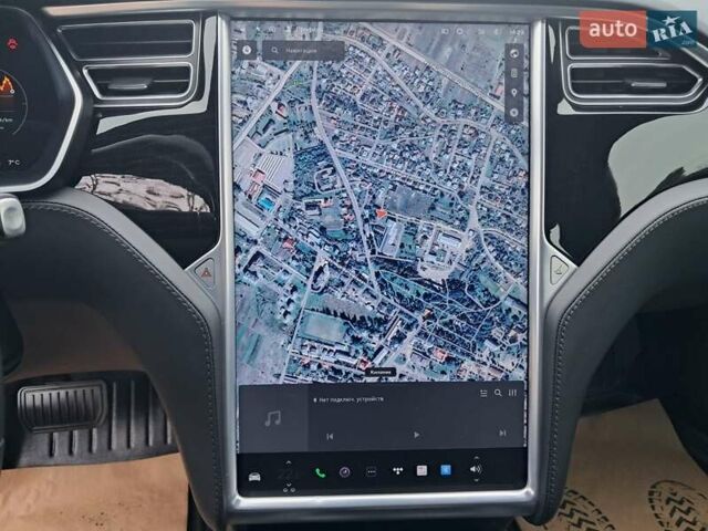 Красный Тесла Модель С, объемом двигателя 0 л и пробегом 182 тыс. км за 17999 $, фото 12 на Automoto.ua