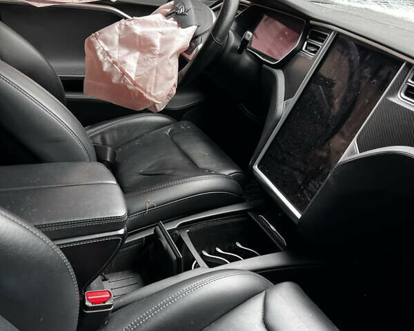 Червоний Тесла Модель С, об'ємом двигуна 0 л та пробігом 167 тис. км за 6800 $, фото 3 на Automoto.ua