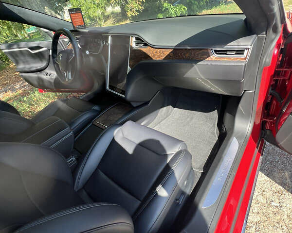 Червоний Тесла Модель С, об'ємом двигуна 0 л та пробігом 74 тис. км за 21000 $, фото 6 на Automoto.ua