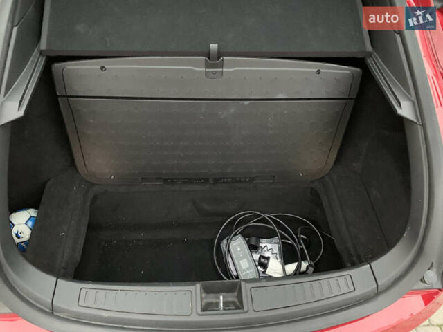 Красный Тесла Модель С, объемом двигателя 0 л и пробегом 103 тыс. км за 18000 $, фото 19 на Automoto.ua