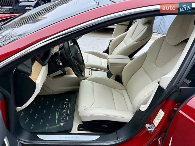 Красный Тесла Модель С, объемом двигателя 0 л и пробегом 79 тыс. км за 17900 $, фото 26 на Automoto.ua