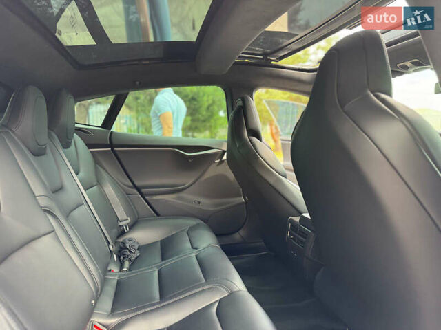 Красный Тесла Модель С, объемом двигателя 0 л и пробегом 92 тыс. км за 28500 $, фото 15 на Automoto.ua