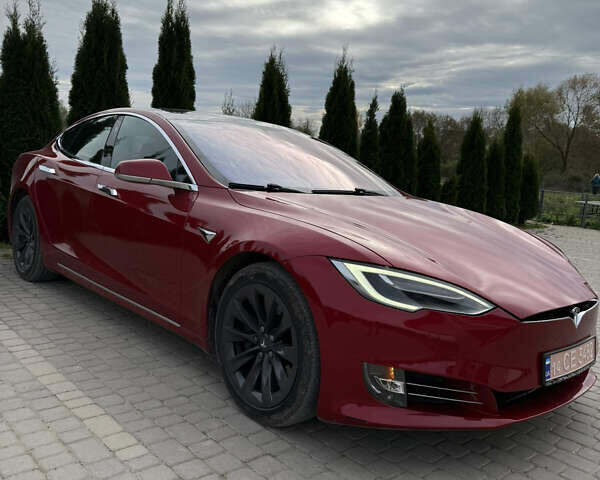 Красный Тесла Модель С, объемом двигателя 0 л и пробегом 114 тыс. км за 21500 $, фото 3 на Automoto.ua