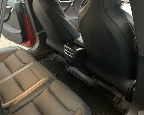 Красный Тесла Модель С, объемом двигателя 0 л и пробегом 103 тыс. км за 18000 $, фото 12 на Automoto.ua