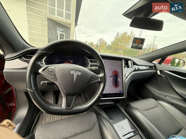 Красный Тесла Модель С, объемом двигателя 0 л и пробегом 114 тыс. км за 21500 $, фото 5 на Automoto.ua