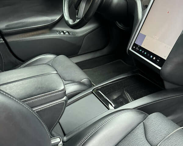 Тесла Модель С 2018 в Киеве на Automoto.ua Красный Тесла Модель С, объемом двигателя 0 л и пробегом 138 тыс. км за 18999 $, фото 36 на Automoto.ua