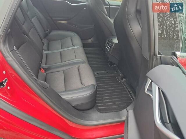 Красный Тесла Модель С, объемом двигателя 0 л и пробегом 182 тыс. км за 17999 $, фото 15 на Automoto.ua
