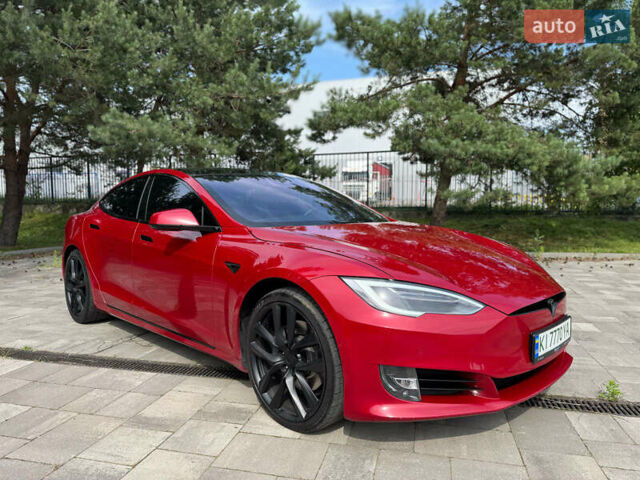 Красный Тесла Модель С, объемом двигателя 0 л и пробегом 92 тыс. км за 28500 $, фото 5 на Automoto.ua