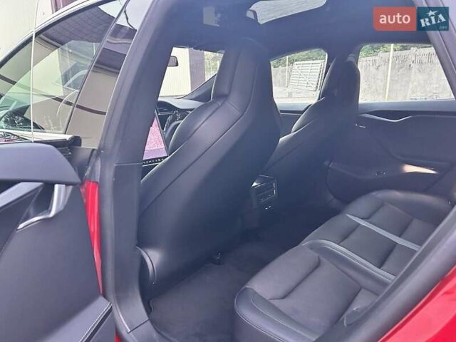 Красный Тесла Модель С, объемом двигателя 0 л и пробегом 149 тыс. км за 27300 $, фото 10 на Automoto.ua