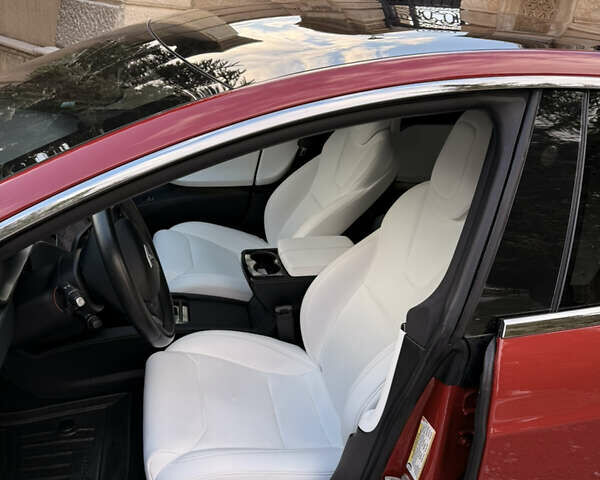 Красный Тесла Модель С, объемом двигателя 0 л и пробегом 59 тыс. км за 27500 $, фото 11 на Automoto.ua