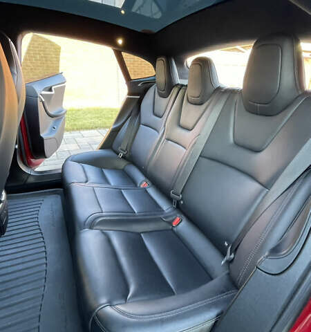 Красный Тесла Модель С, объемом двигателя 0 л и пробегом 232 тыс. км за 15900 $, фото 11 на Automoto.ua