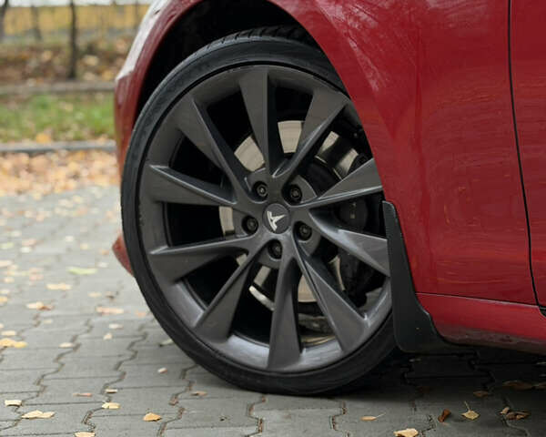 Красный Тесла Модель С, объемом двигателя 0 л и пробегом 120 тыс. км за 18900 $, фото 12 на Automoto.ua