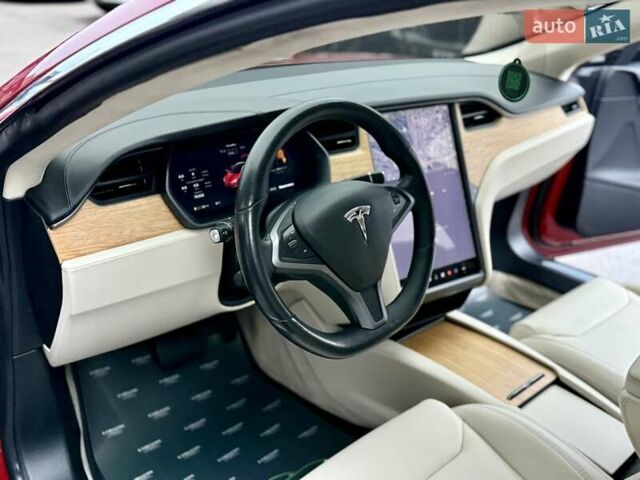 Красный Тесла Модель С, объемом двигателя 0 л и пробегом 79 тыс. км за 17900 $, фото 30 на Automoto.ua