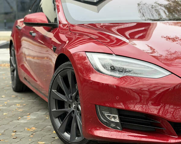 Красный Тесла Модель С, объемом двигателя 0 л и пробегом 120 тыс. км за 18900 $, фото 9 на Automoto.ua