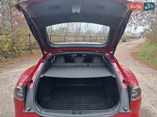 Красный Тесла Модель С, объемом двигателя 0 л и пробегом 182 тыс. км за 17999 $, фото 18 на Automoto.ua