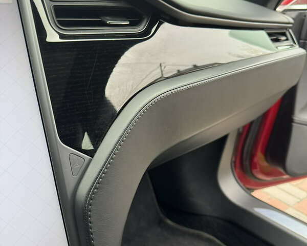 Тесла Модель С 2018 в Киеве на Automoto.ua Красный Тесла Модель С, объемом двигателя 0 л и пробегом 138 тыс. км за 18999 $, фото 46 на Automoto.ua