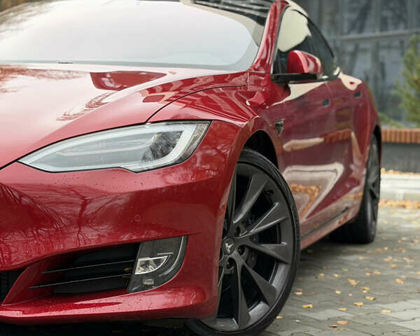 Красный Тесла Модель С, объемом двигателя 0 л и пробегом 120 тыс. км за 18900 $, фото 8 на Automoto.ua