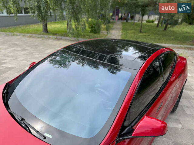 Красный Тесла Модель С, объемом двигателя 0 л и пробегом 92 тыс. км за 28500 $, фото 9 на Automoto.ua