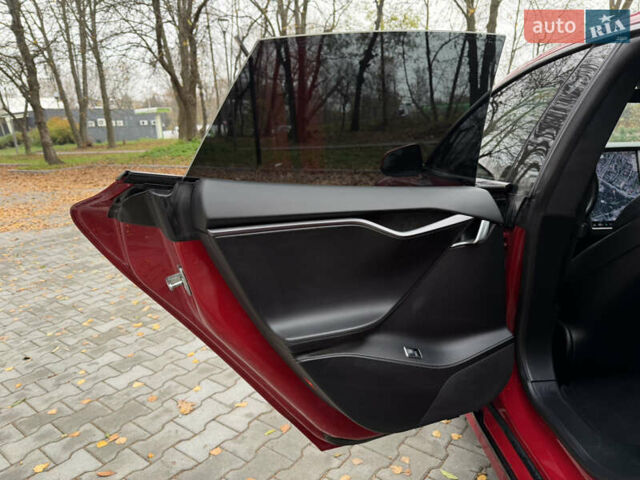 Красный Тесла Модель С, объемом двигателя 0 л и пробегом 120 тыс. км за 18900 $, фото 22 на Automoto.ua
