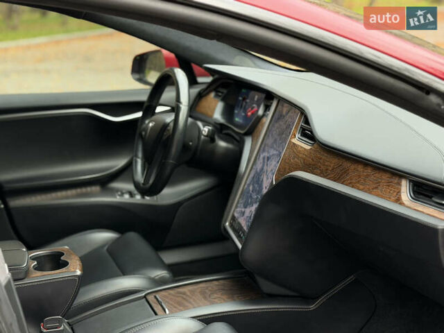 Красный Тесла Модель С, объемом двигателя 0 л и пробегом 120 тыс. км за 18900 $, фото 28 на Automoto.ua