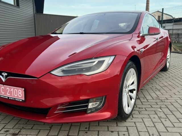 Красный Тесла Модель С, объемом двигателя 0 л и пробегом 253 тыс. км за 14900 $, фото 1 на Automoto.ua