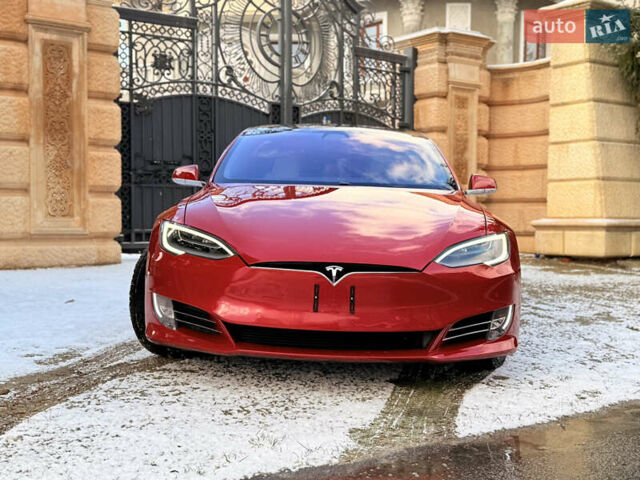 Красный Тесла Модель С, объемом двигателя 0 л и пробегом 59 тыс. км за 27500 $, фото 2 на Automoto.ua