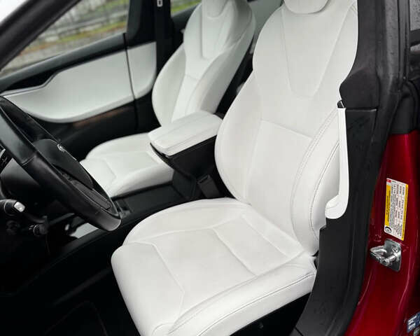 Червоний Тесла Модель С, об'ємом двигуна 0 л та пробігом 116 тис. км за 29999 $, фото 11 на Automoto.ua