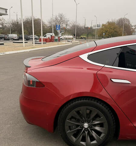 Красный Тесла Модель С, объемом двигателя 0 л и пробегом 175 тыс. км за 27000 $, фото 3 на Automoto.ua