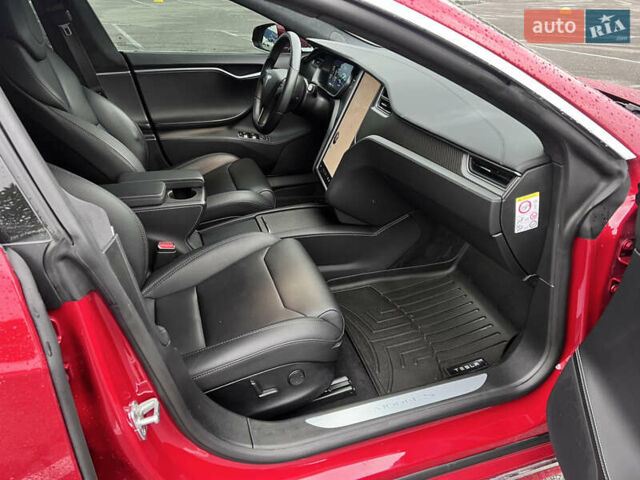 Красный Тесла Модель С, объемом двигателя 0 л и пробегом 78 тыс. км за 27000 $, фото 21 на Automoto.ua