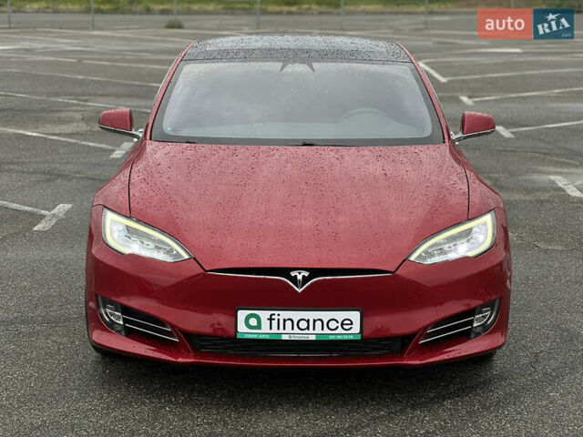 Красный Тесла Модель С, объемом двигателя 0 л и пробегом 78 тыс. км за 27000 $, фото 2 на Automoto.ua