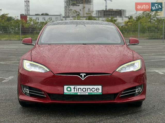 Красный Тесла Модель С, объемом двигателя 0 л и пробегом 78 тыс. км за 27000 $, фото 3 на Automoto.ua