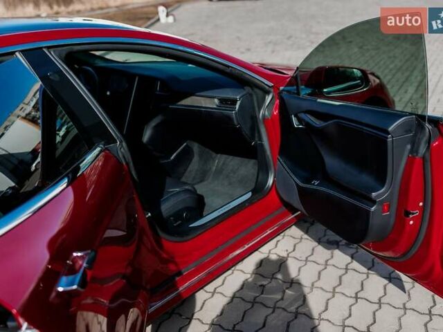 Червоний Тесла Модель С, об'ємом двигуна 0 л та пробігом 150 тис. км за 23500 $, фото 8 на Automoto.ua