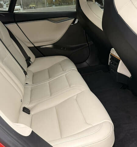 Красный Тесла Модель С, объемом двигателя 0 л и пробегом 175 тыс. км за 27000 $, фото 7 на Automoto.ua