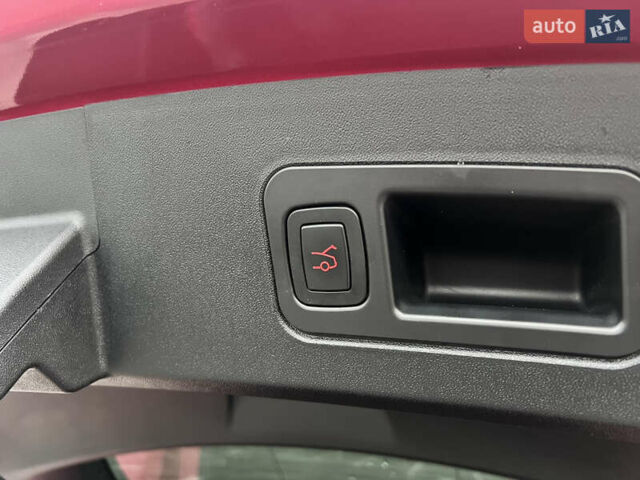 Красный Тесла Модель С, объемом двигателя 0 л и пробегом 78 тыс. км за 27000 $, фото 16 на Automoto.ua