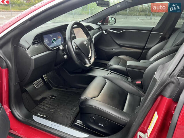 Красный Тесла Модель С, объемом двигателя 0 л и пробегом 78 тыс. км за 27000 $, фото 24 на Automoto.ua