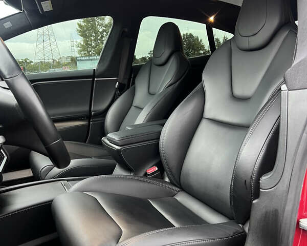 Красный Тесла Модель С, объемом двигателя 0 л и пробегом 78 тыс. км за 27000 $, фото 25 на Automoto.ua
