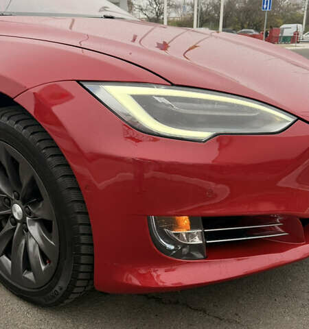 Красный Тесла Модель С, объемом двигателя 0 л и пробегом 175 тыс. км за 27000 $, фото 4 на Automoto.ua