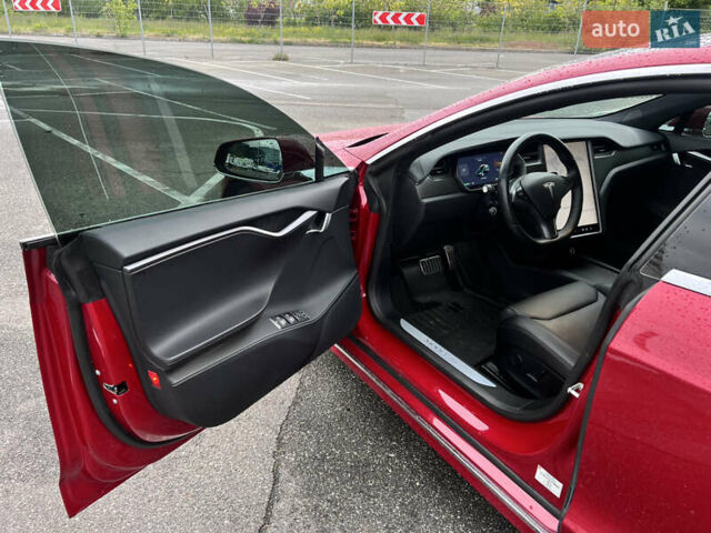 Красный Тесла Модель С, объемом двигателя 0 л и пробегом 78 тыс. км за 27000 $, фото 23 на Automoto.ua