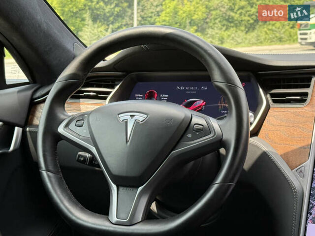 Красный Тесла Модель С, объемом двигателя 0 л и пробегом 34 тыс. км за 27900 $, фото 2 на Automoto.ua