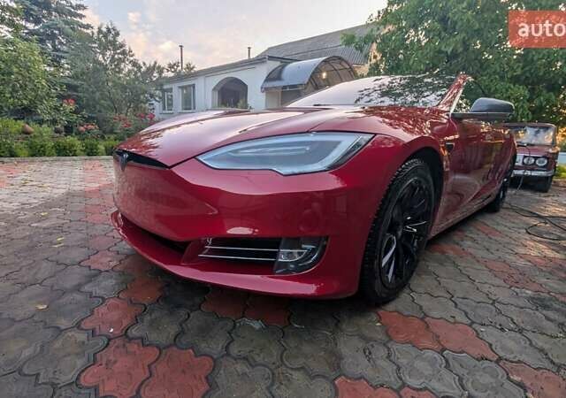 Красный Тесла Модель С, объемом двигателя 0 л и пробегом 150 тыс. км за 38999 $, фото 6 на Automoto.ua