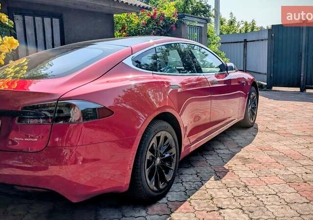Красный Тесла Модель С, объемом двигателя 0 л и пробегом 150 тыс. км за 38999 $, фото 3 на Automoto.ua