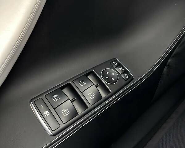 Красный Тесла Модель С, объемом двигателя 0 л и пробегом 65 тыс. км за 38500 $, фото 18 на Automoto.ua