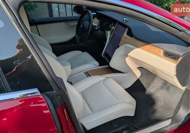 Красный Тесла Модель С, объемом двигателя 0 л и пробегом 150 тыс. км за 38999 $, фото 35 на Automoto.ua
