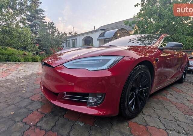 Красный Тесла Модель С, объемом двигателя 0 л и пробегом 150 тыс. км за 38999 $, фото 7 на Automoto.ua