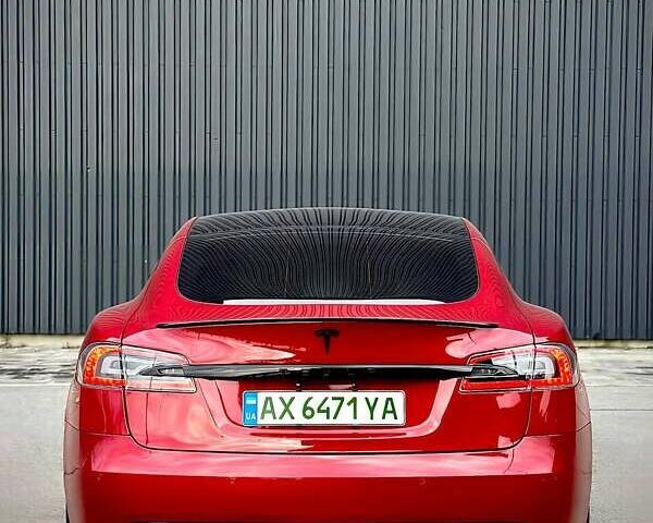 Красный Тесла Модель С, объемом двигателя 0 л и пробегом 65 тыс. км за 38500 $, фото 5 на Automoto.ua