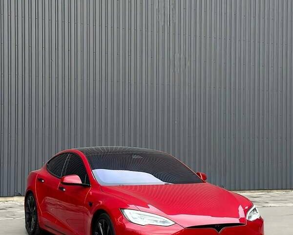 Красный Тесла Модель С, объемом двигателя 0 л и пробегом 65 тыс. км за 38500 $, фото 2 на Automoto.ua